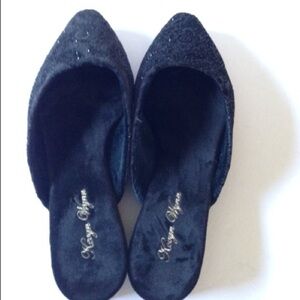 Kevyn Wynn luxury cocktail slippers in black
